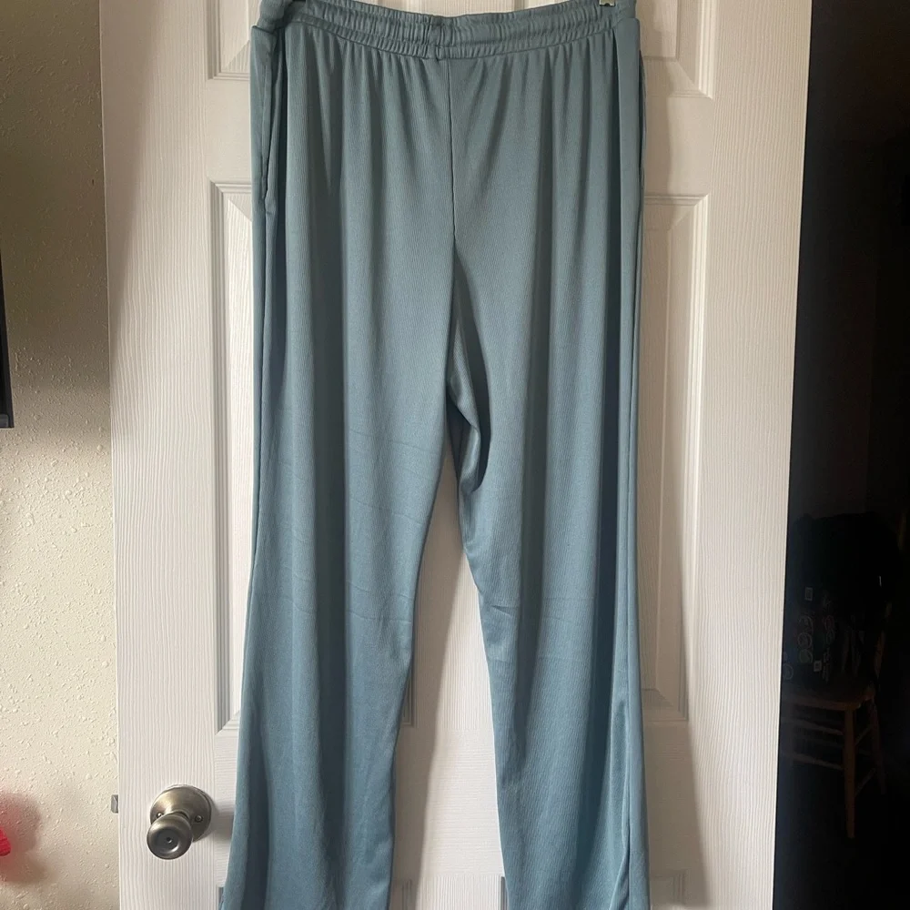 Live 2 Lounge Cozy Blue Women's Pajama Set - Picture 9 of 10